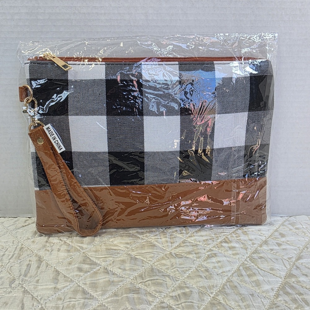 New Boutique Black & White Buffalo Plaid Wristlet Pouch Travel Bag Purse Insert